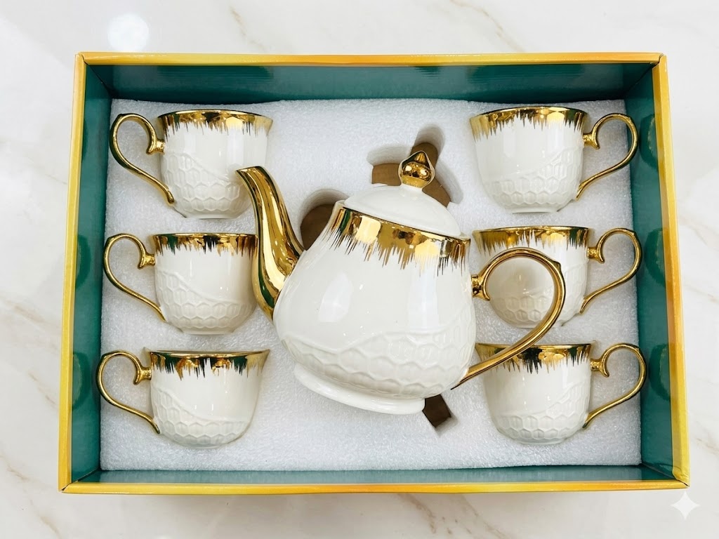7 PCS TEA POT & CUPS -C/7 قطع من أبريق الشاي والأكواب