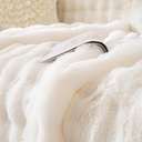 Luxurious Fur Sofa Cover SMALL SIZE 180*130 OFF WHITE COLOR /غطاء أريكة من الفرو الفاخر، مقاس صغير، 180*130، لون أبيض عاجي