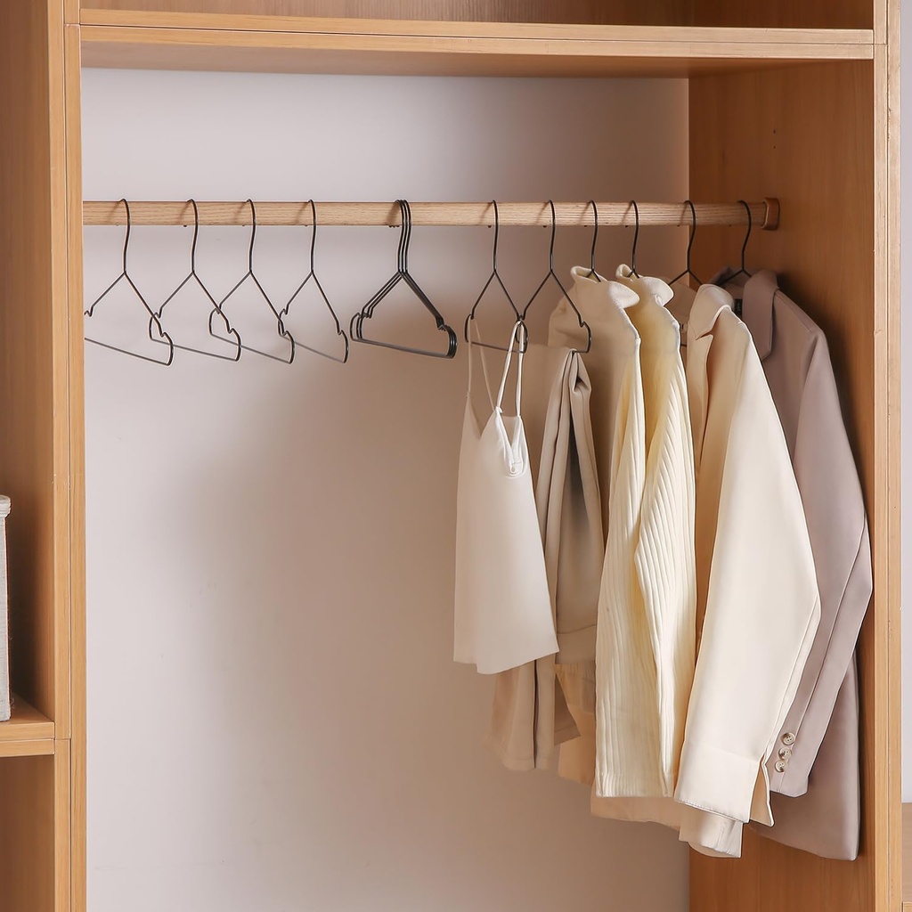 METAL CLOTHES HANGERS SET/مجموعة علاقات ملابس معدنية