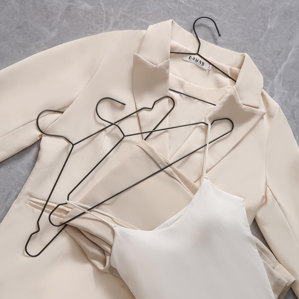 METAL CLOTHES HANGERS SET/مجموعة علاقات ملابس معدنية