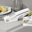 Garlic squeeze / مفرمة الثوم 