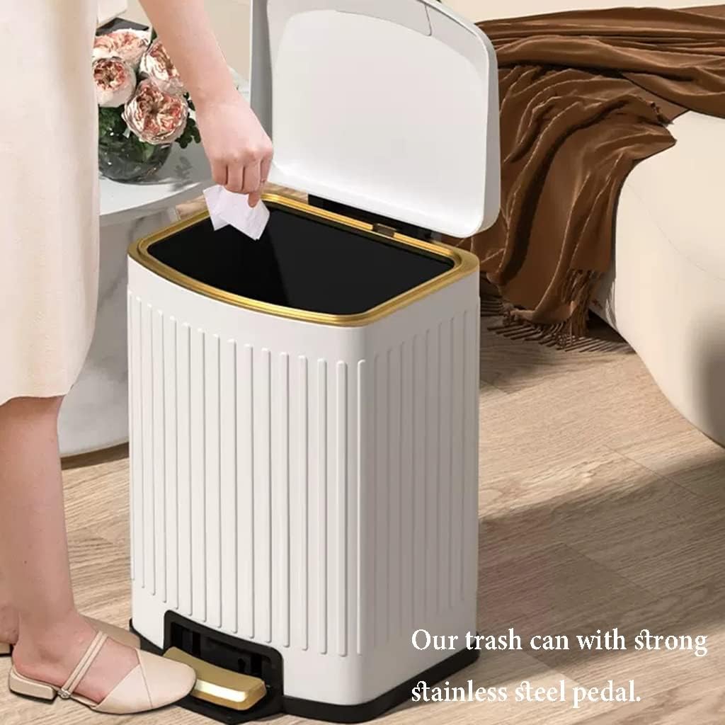 5L trash can gold center pedal/سلة المهملات سعة 5 لتر بدواسة مركزية ذهبية