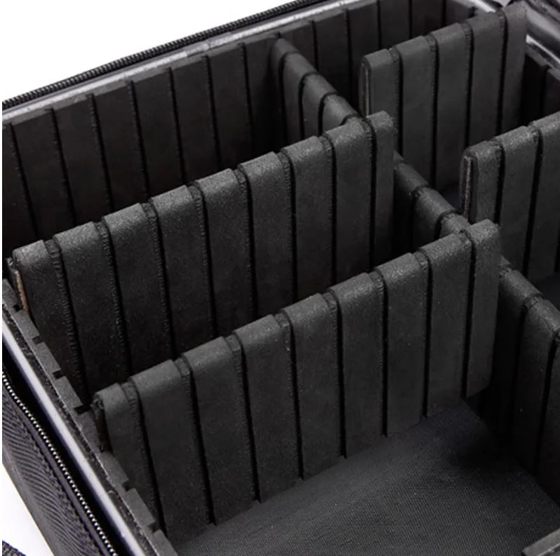 COSMETIC BAG/حقيبة مستحضرات التجميل