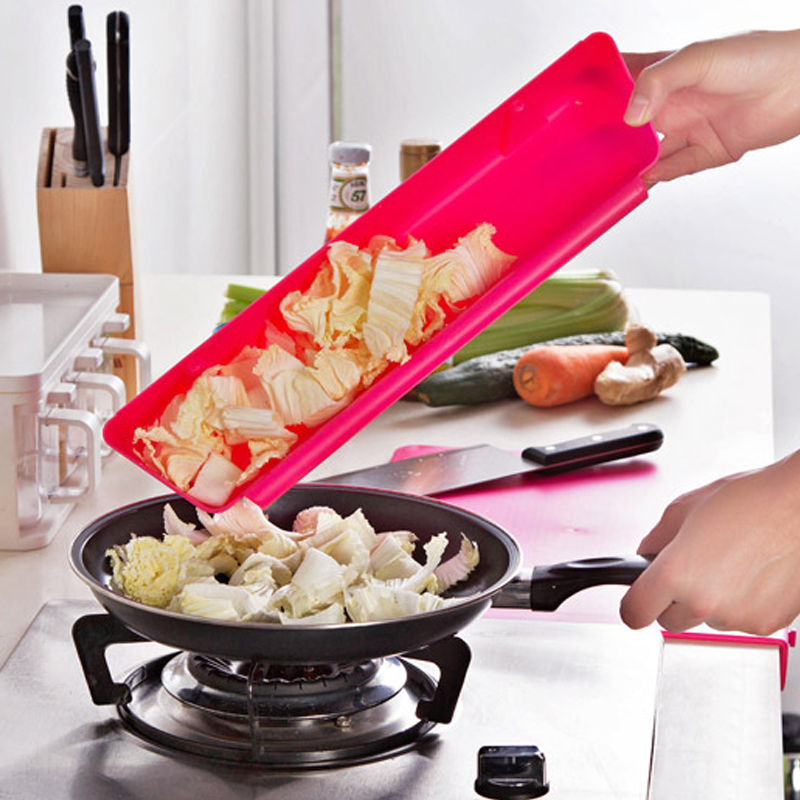 CUTTING BOARD/لوحة التقطيع