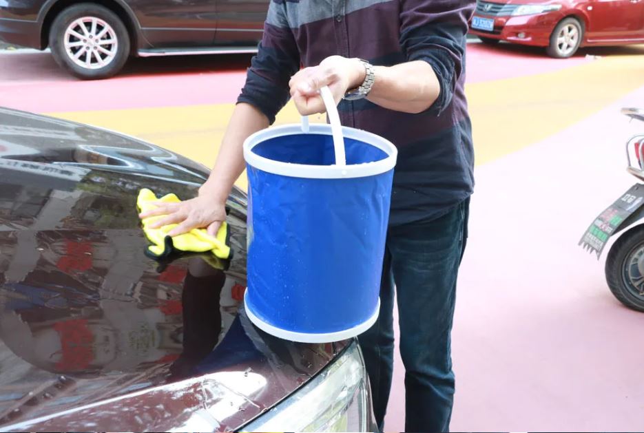 FOLDABLE WATER BUCKET / دلو الماء القابل للطي