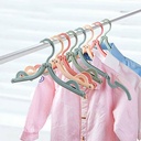 FOLDING CLOTHES HANGER / علاقة الملابس القابلة للطي