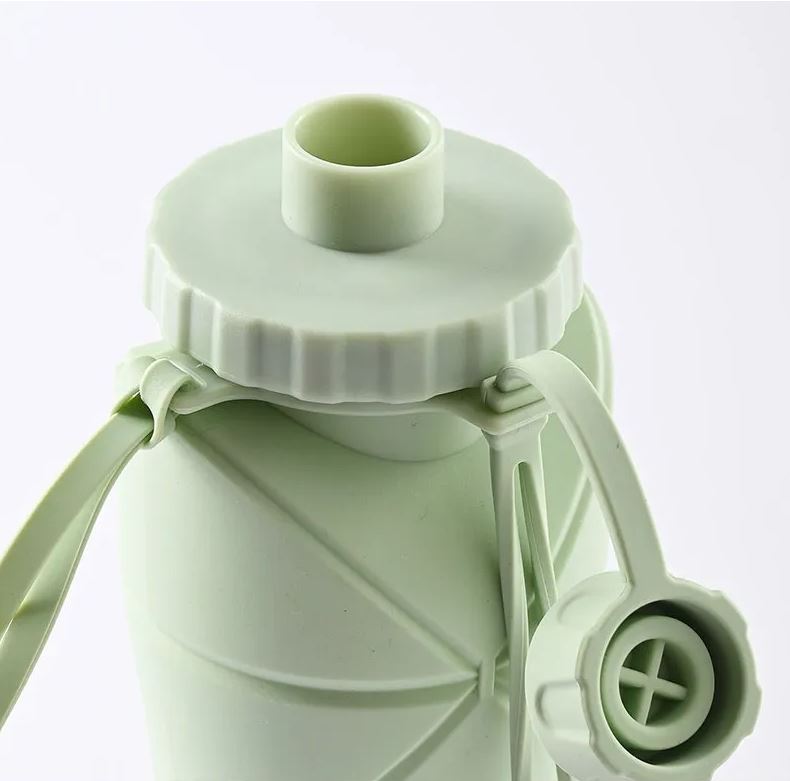 Foldable Water Bottle / علبة مياه قابلة للطي