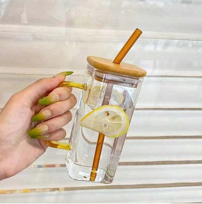 GLASS CUP WITH STRAW/ كأس زجاجي مع غطاء