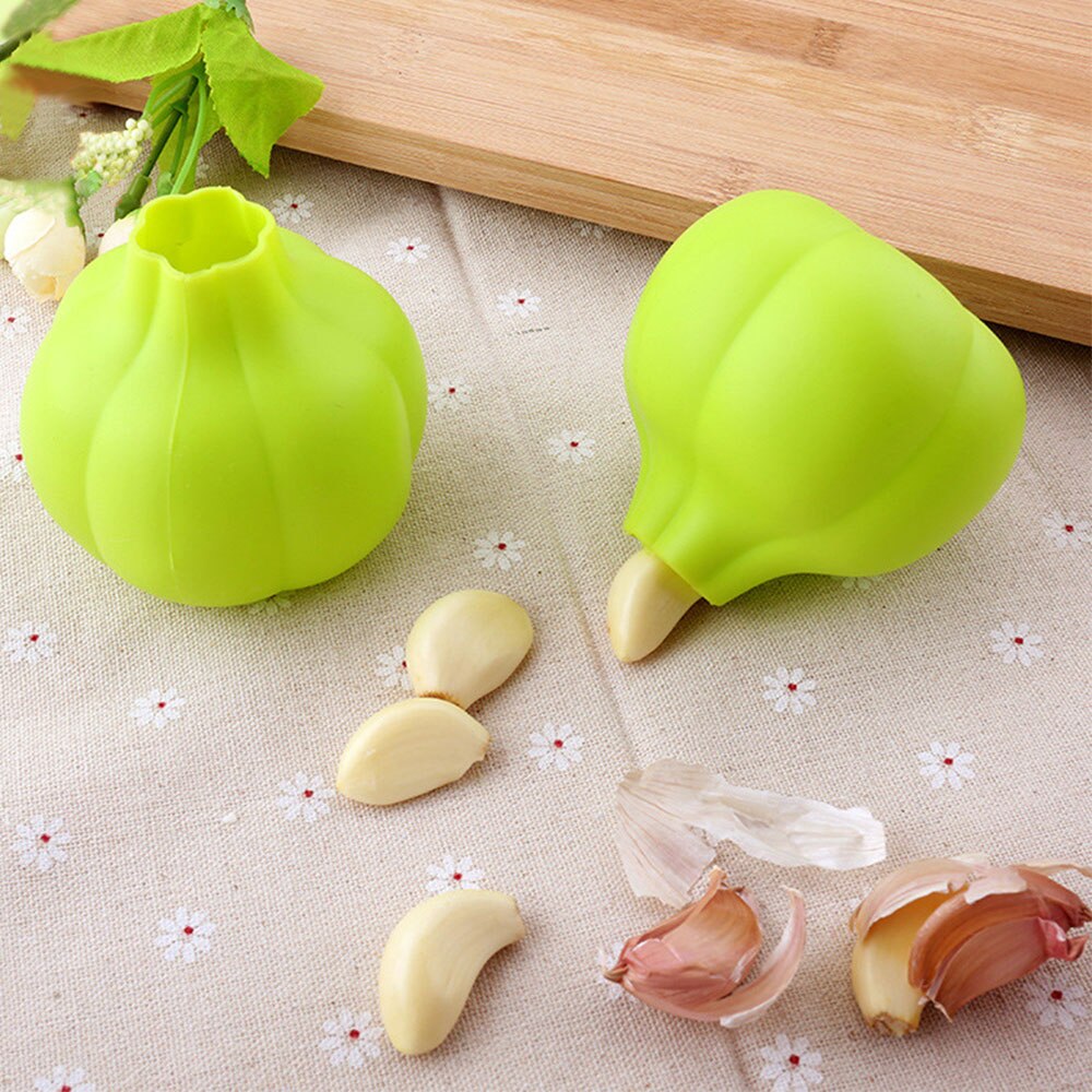 Garlic Peeler / مقشرة الثوم