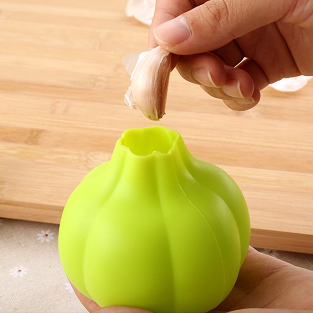 Garlic Peeler / مقشرة الثوم