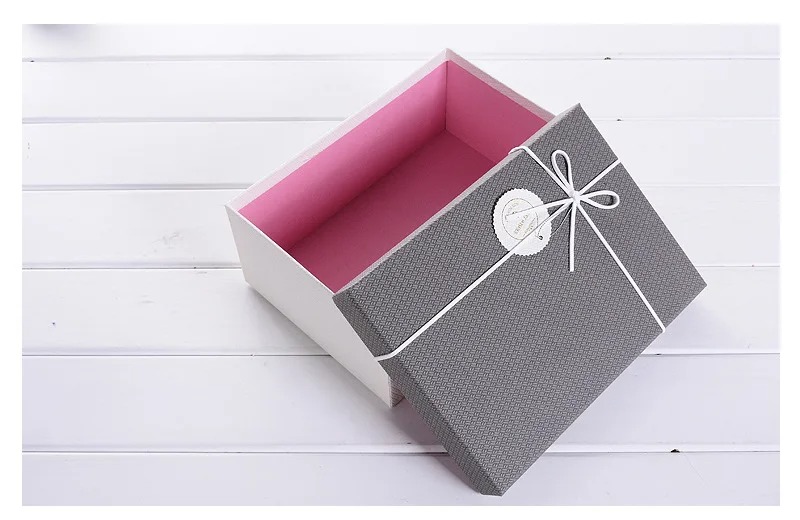 Gift Box/صندوق الهداية