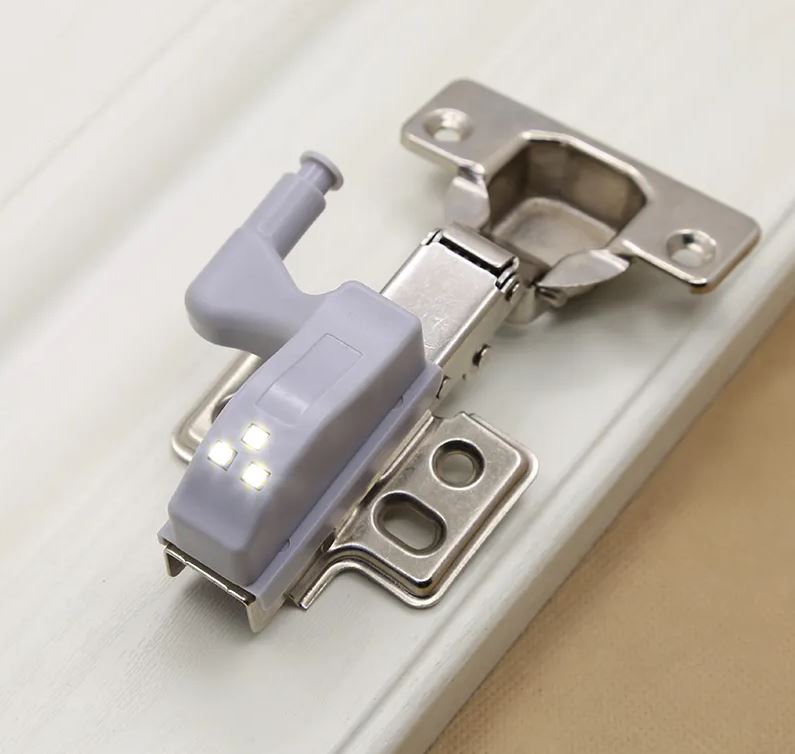 LED SENSOR LIGHT/ اضاءة تعمل بالاستشعار