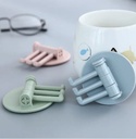 MULTI-FUNCTION HANGER/ أداة تعليق الأشياء متعددة الاستخدام