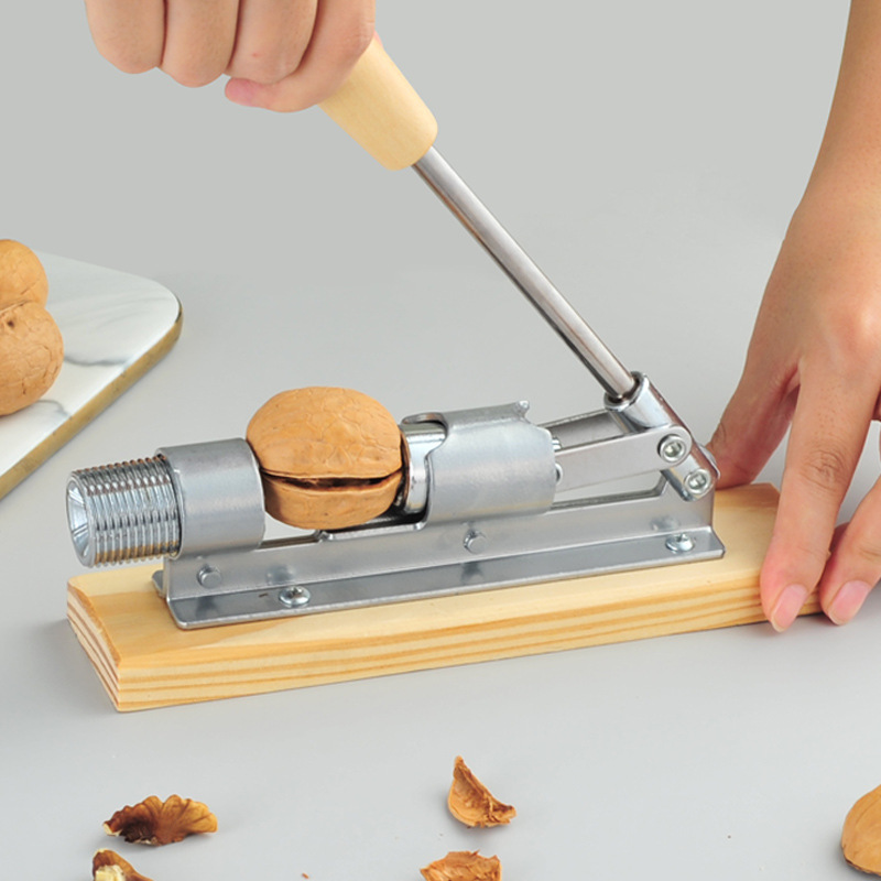 NUT CRACKER/كسارة المكسرات
