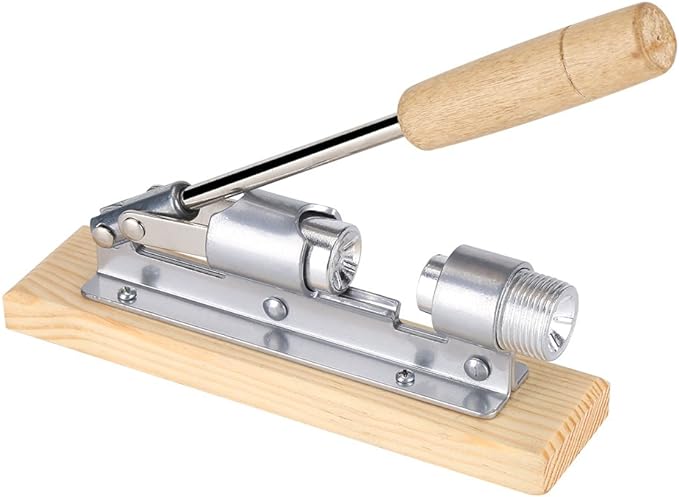 NUT CRACKER/كسارة المكسرات