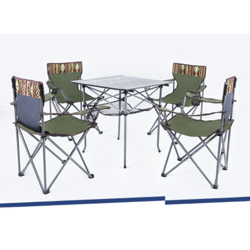 PORTABLE CHAIRS AND TABLE / طاولة الرحلات المتنقلة