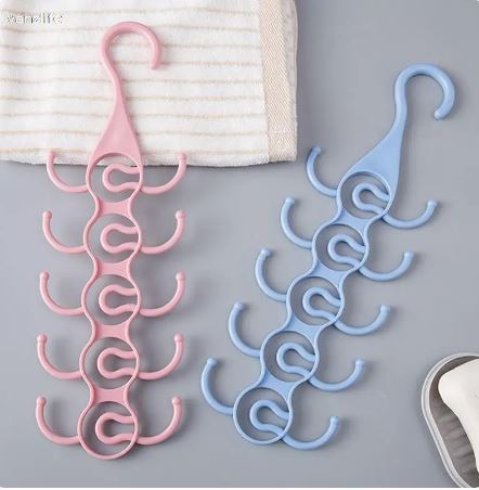 SCARF HANGER/علاقة الوشاح