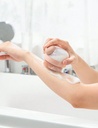 SHAMPOO COMB BRUSH / فرشاة الاستحمام
