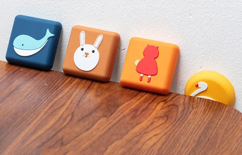 SILICONE DOOR STOPPER / قطع الحماية من صدمات الباب
