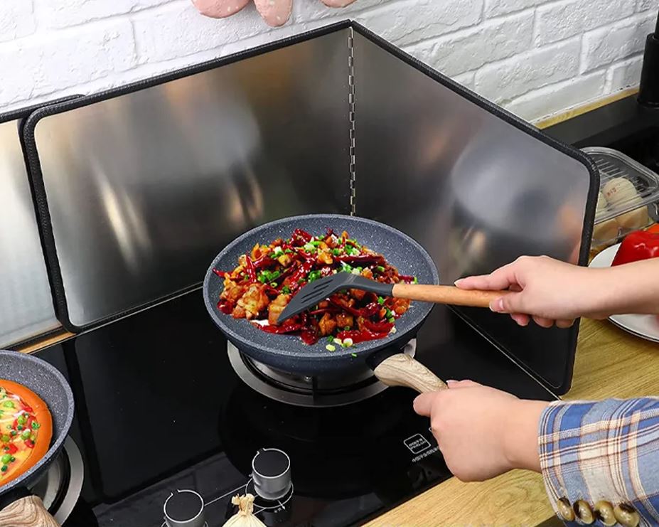 STAINLESS STEEL OIL BATTLE / واقي معدني قابل للطي