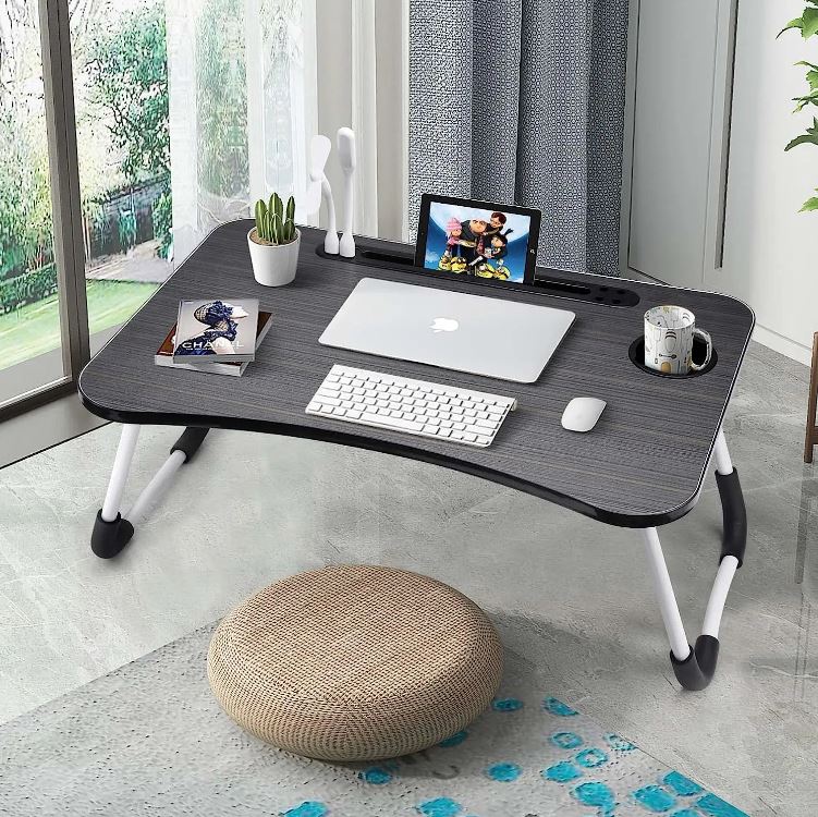 The Study Table/طاولة الدراسة