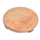 The rolling of wooden dough with a roll/فرادة العجين الخشبية مع رولة