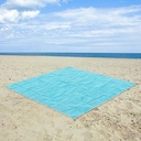This trekking mat is sand-repellent/بساط الرحلات مقاوم للرمال