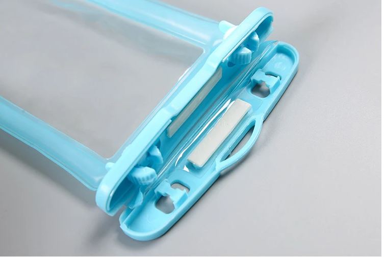 WATERPROOF MOBILE PHONE COVER/ غطاء الموبايل المقاوم للماء