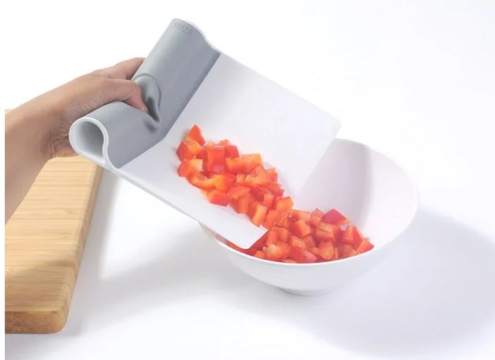 MOVE FOOD NEATLY / لوح الطعام