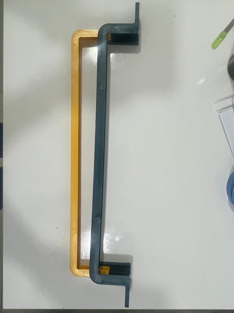 WALL MOUNTED SHOE RACK / منظم الأحذية الجداري