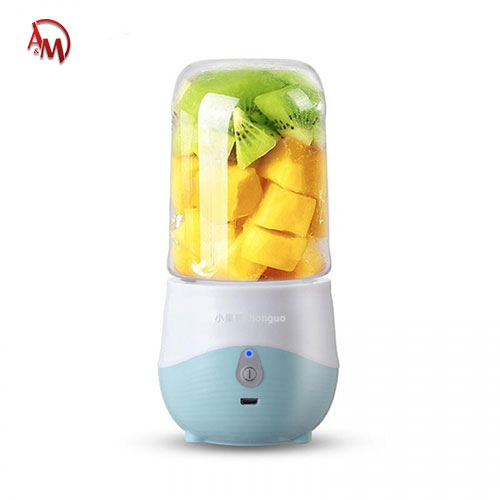 PORTABLE JUICER WITH USB CHARGER /  خلاط العصير المحمول