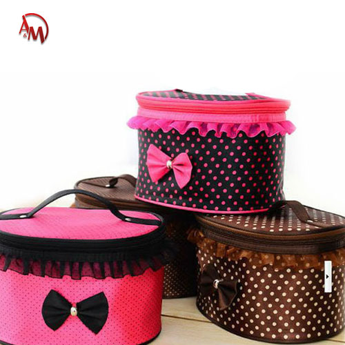 BOW STORAGE BAG/حقيبة تخزين المكياج